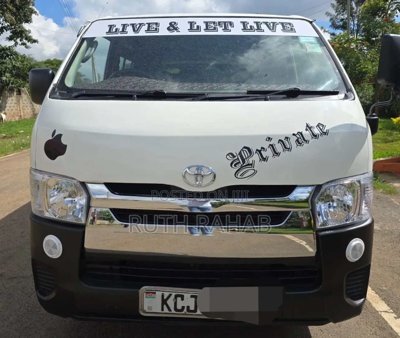 Toyota HiAce 2010 White