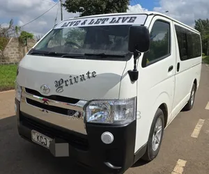 Toyota HiAce 2010 White