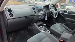 Volkswagen Tiguan 2012 Maroon