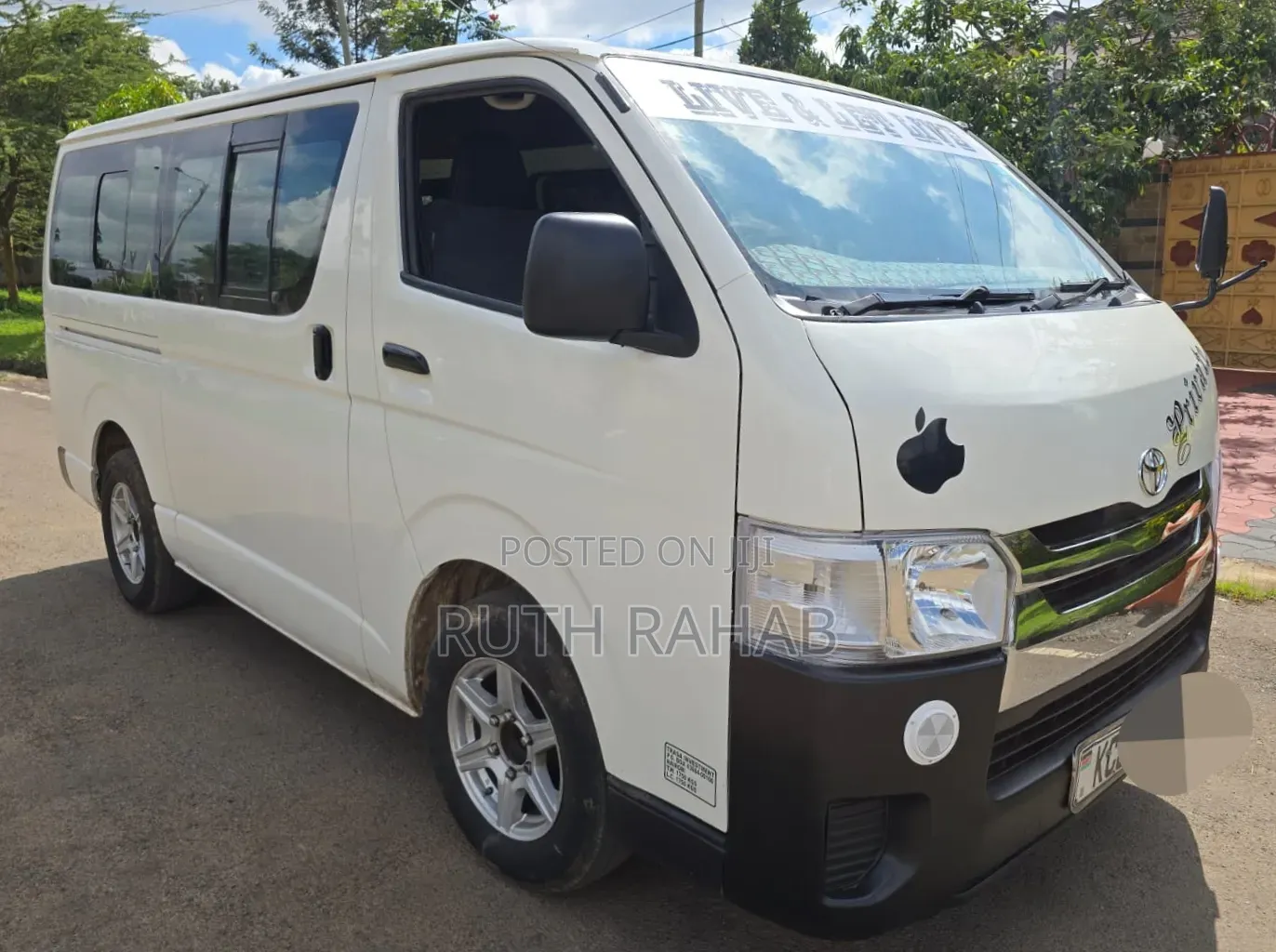 Toyota HiAce 2010 White