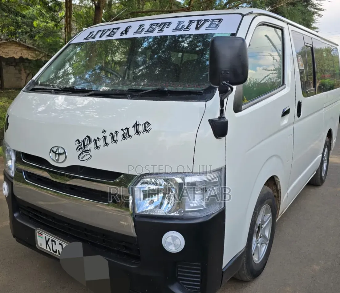Toyota HiAce 2010 White