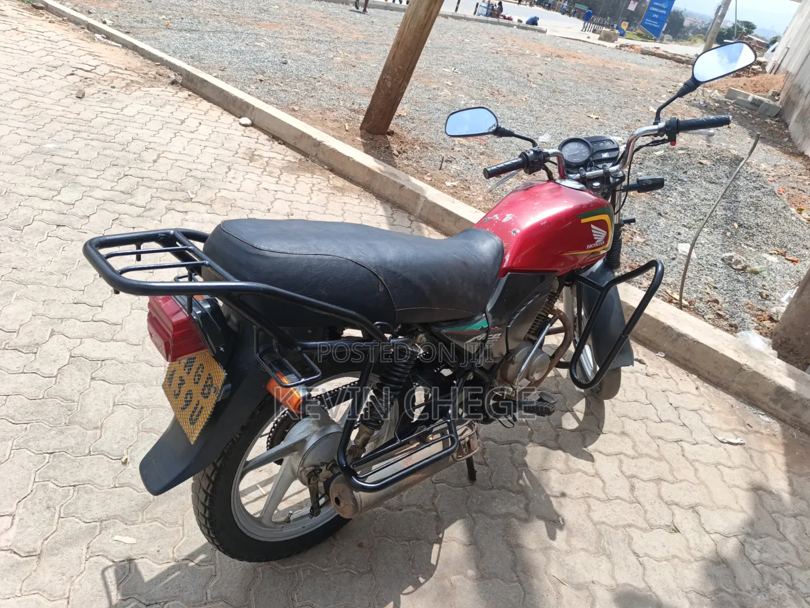 Honda CB 2022 Red