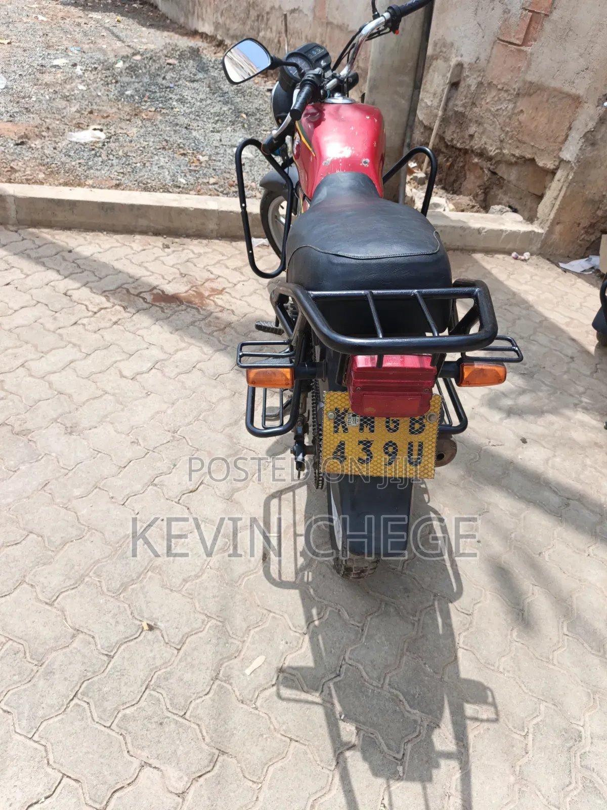 Honda CB 2022 Red
