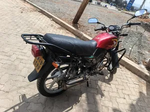 Honda CB 2022 Red