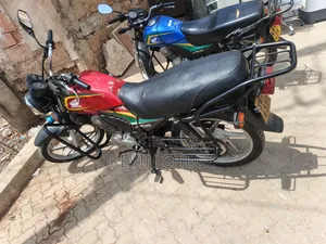 Honda CB 2022 Red