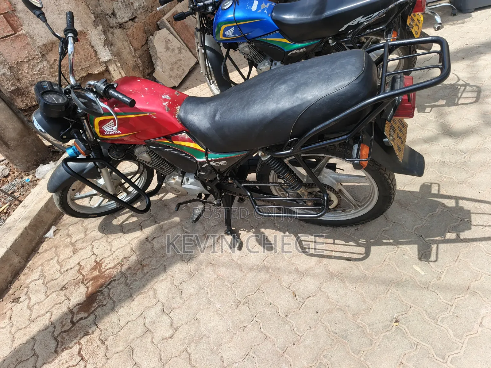 Honda CB 2022 Red
