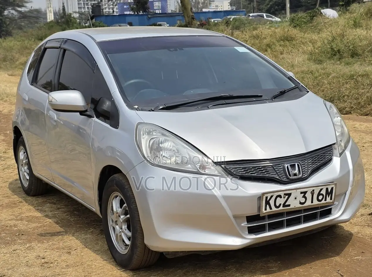 Honda Fit Automatic 2012 Silver