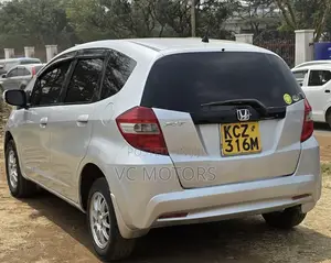 Honda Fit Automatic 2012 Silver