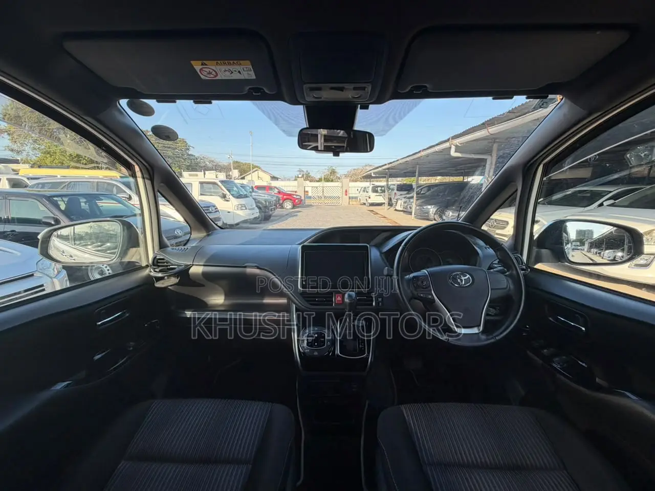 Toyota Voxy 2019 Pearl