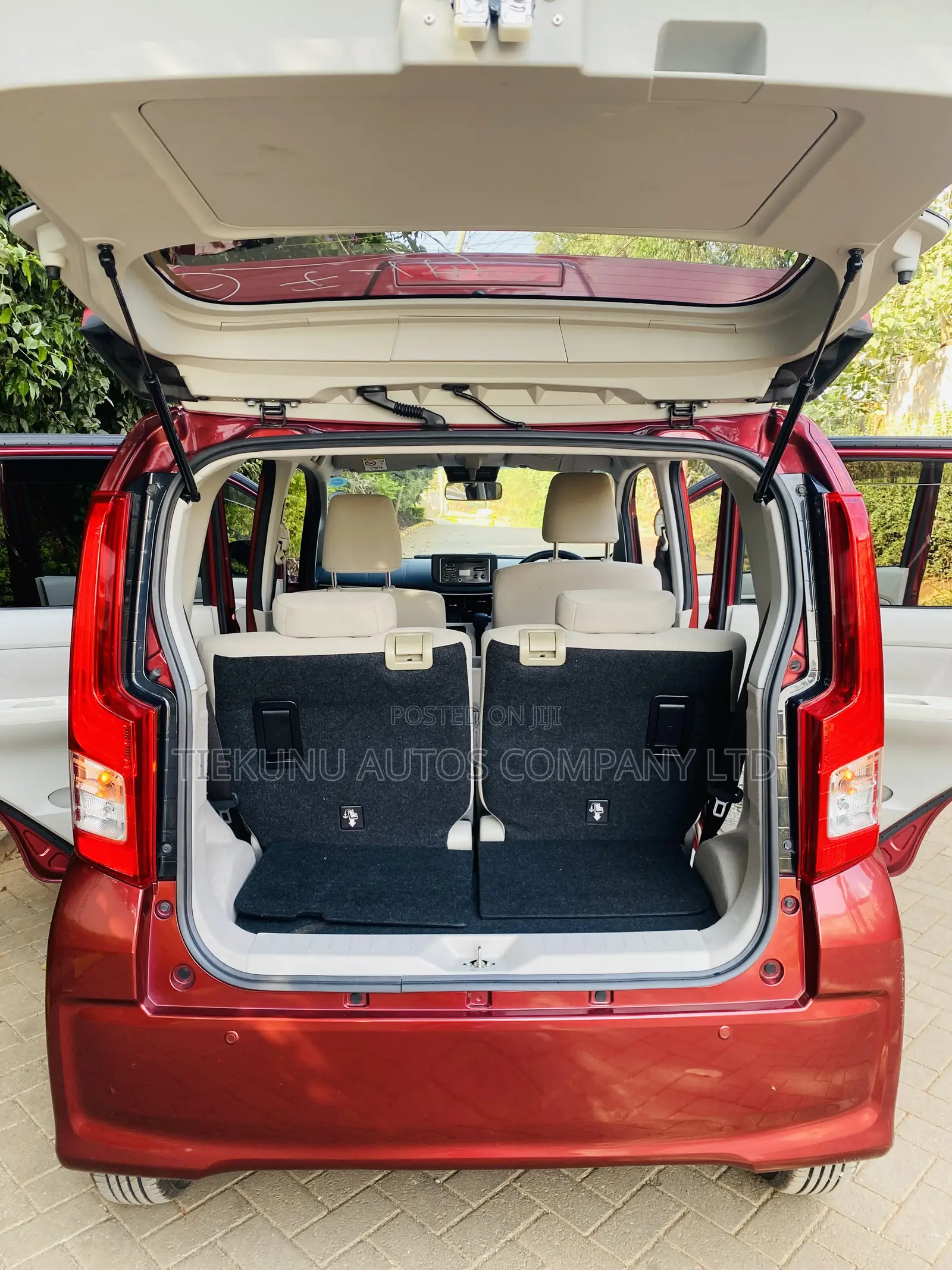 Daihatsu Move 2019 Red