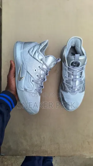 Basketball Shoes "Pg 3"