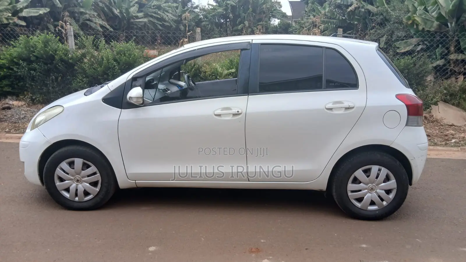 Toyota Vitz 1.3 FWD 5dr 2010 White