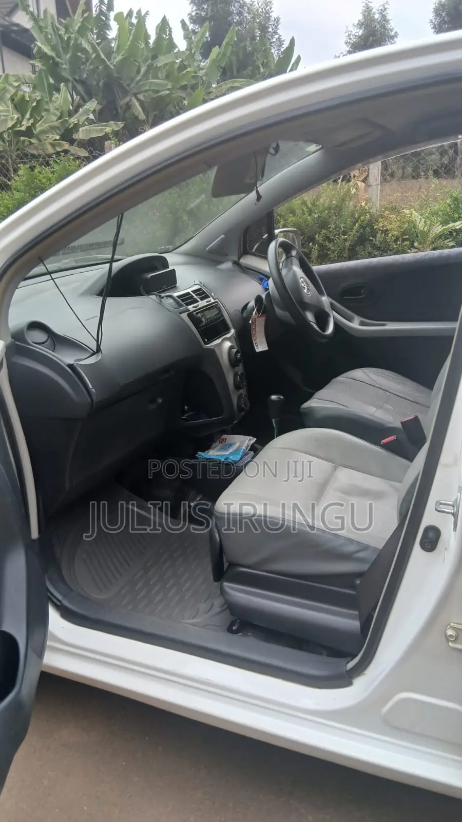 Toyota Vitz 1.3 FWD 5dr 2010 White