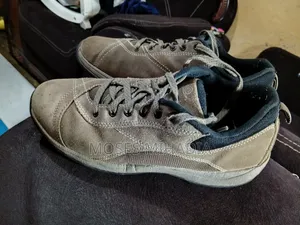 Mtumba Shoes