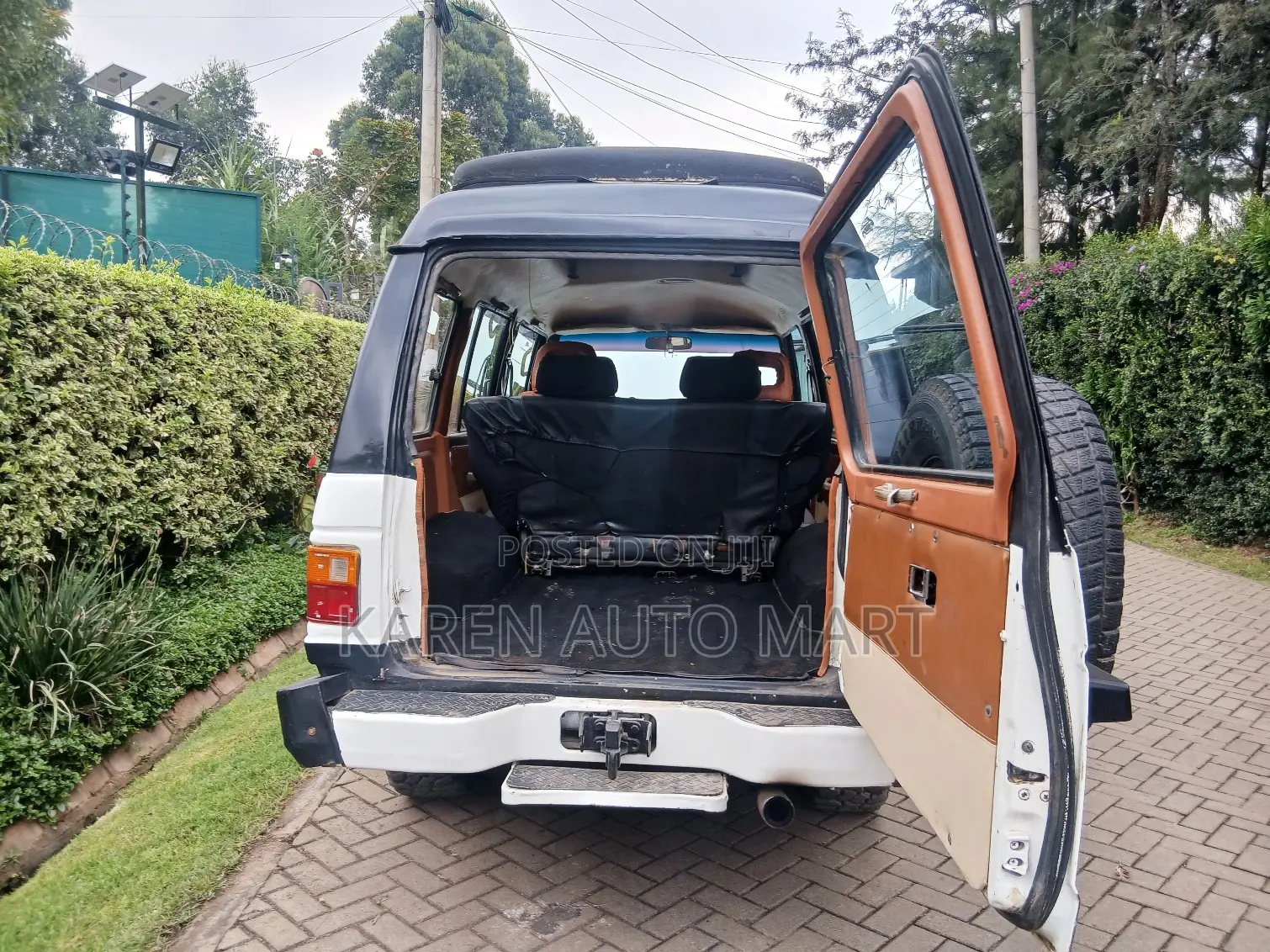 Mitsubishi Pajero 1990 White