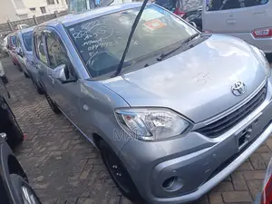 Toyota Passo 2019 Silver