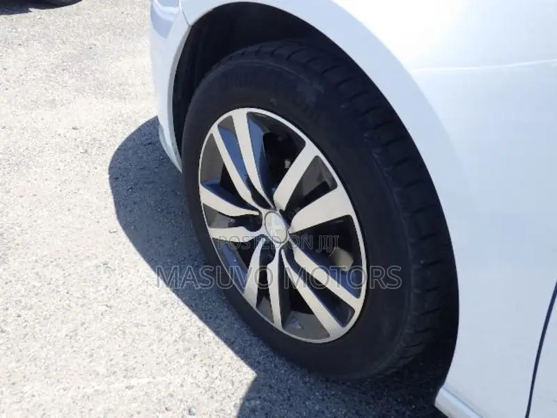 Peugeot 308 2019 White