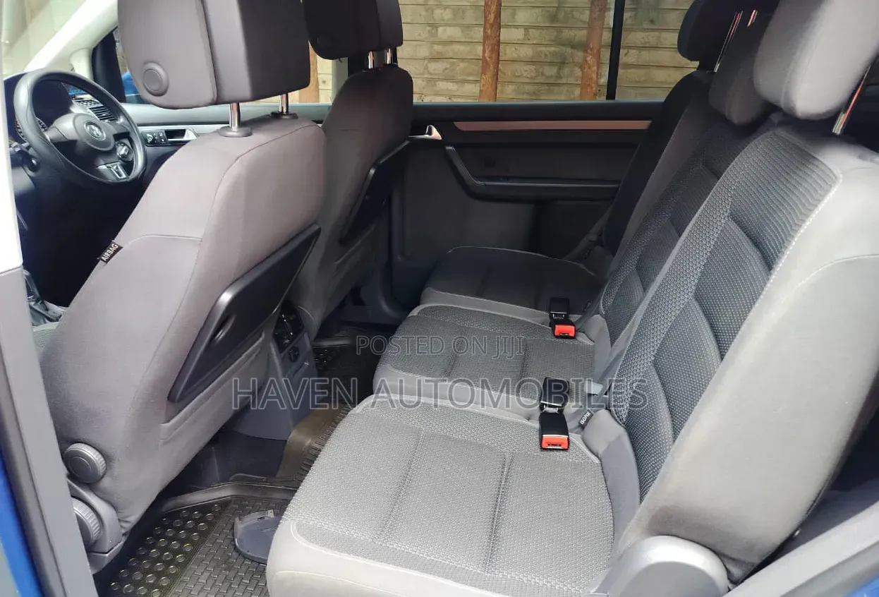 Volkswagen Touran 2014 Blue