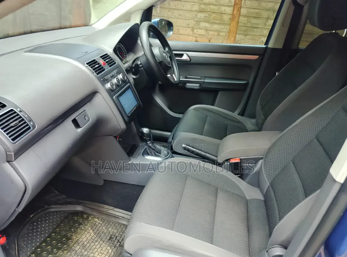 Volkswagen Touran 2014 Blue