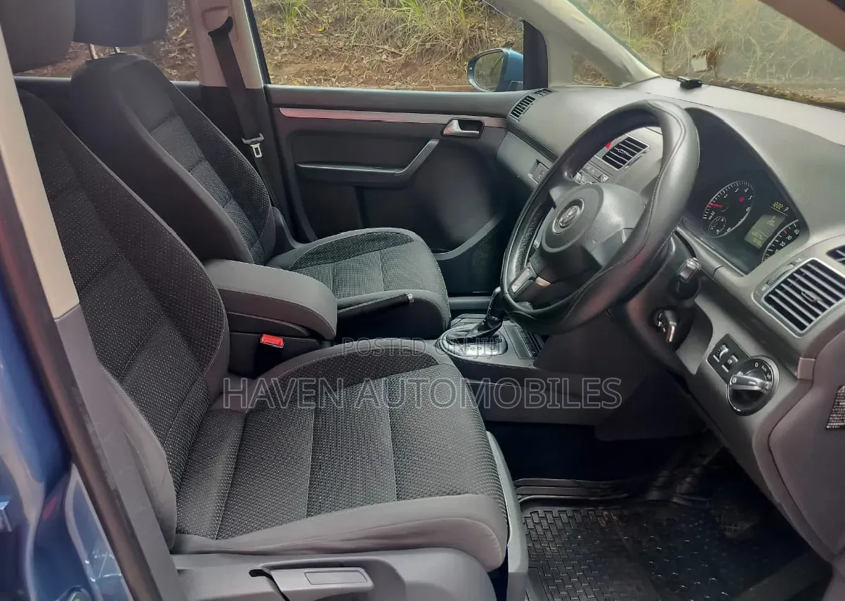 Volkswagen Touran 2014 Blue