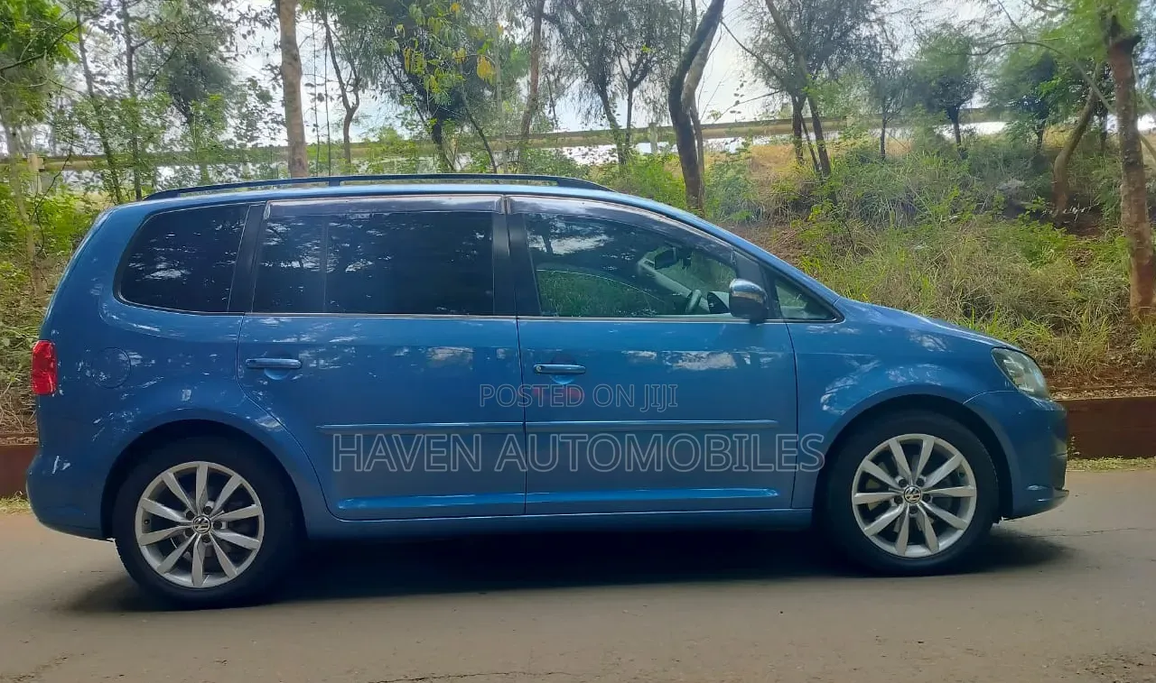 Volkswagen Touran 2014 Blue
