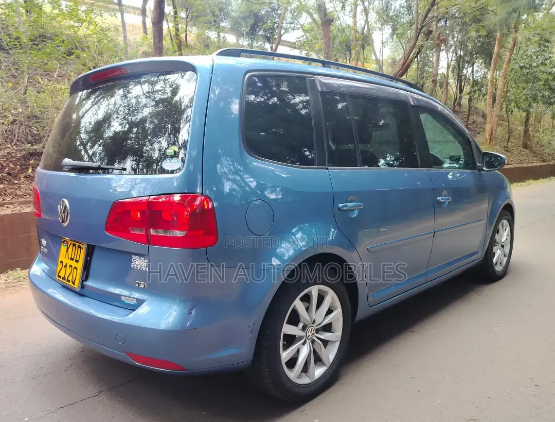 Volkswagen Touran 2014 Blue