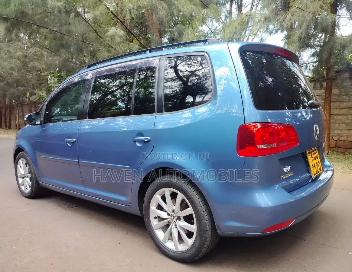 Volkswagen Touran 2014 Blue