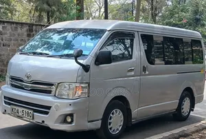 Toyota HiAce 2014 Silver