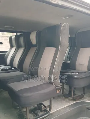 Toyota HiAce 2014 Silver