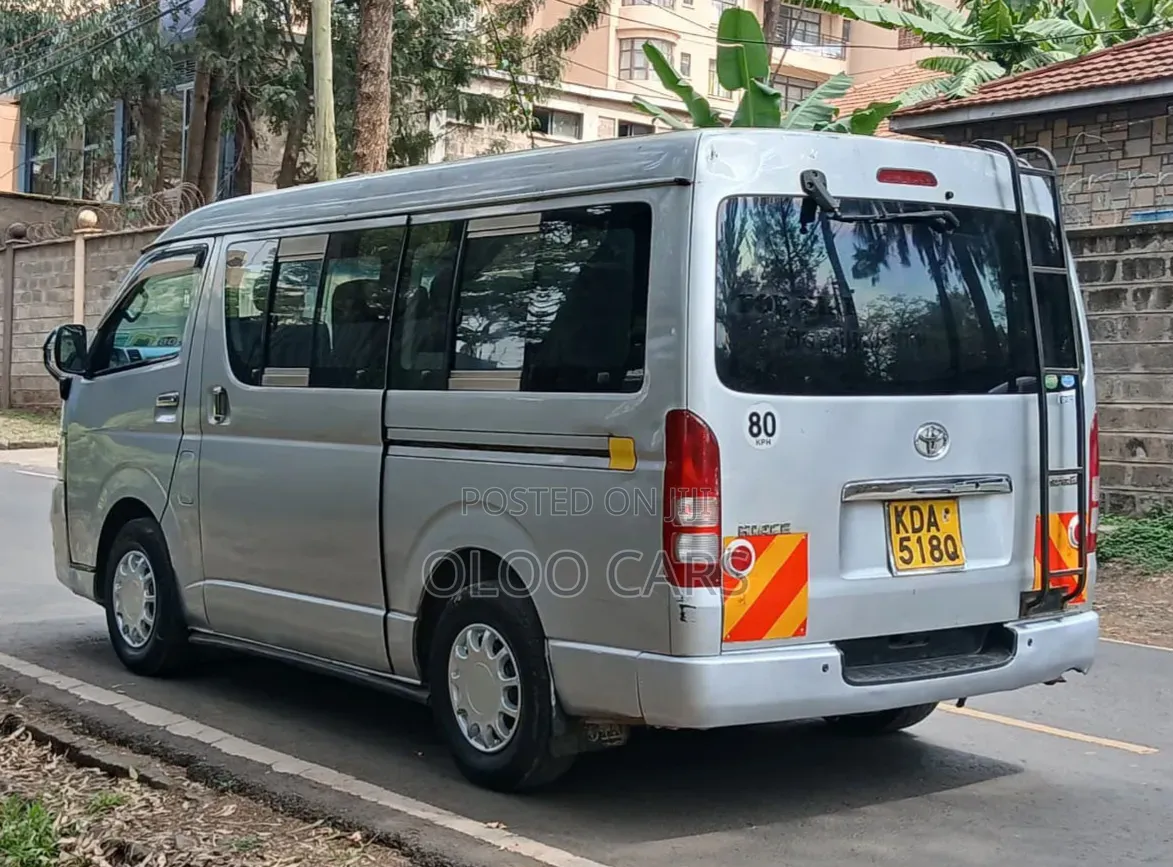 Toyota HiAce 2014 Silver