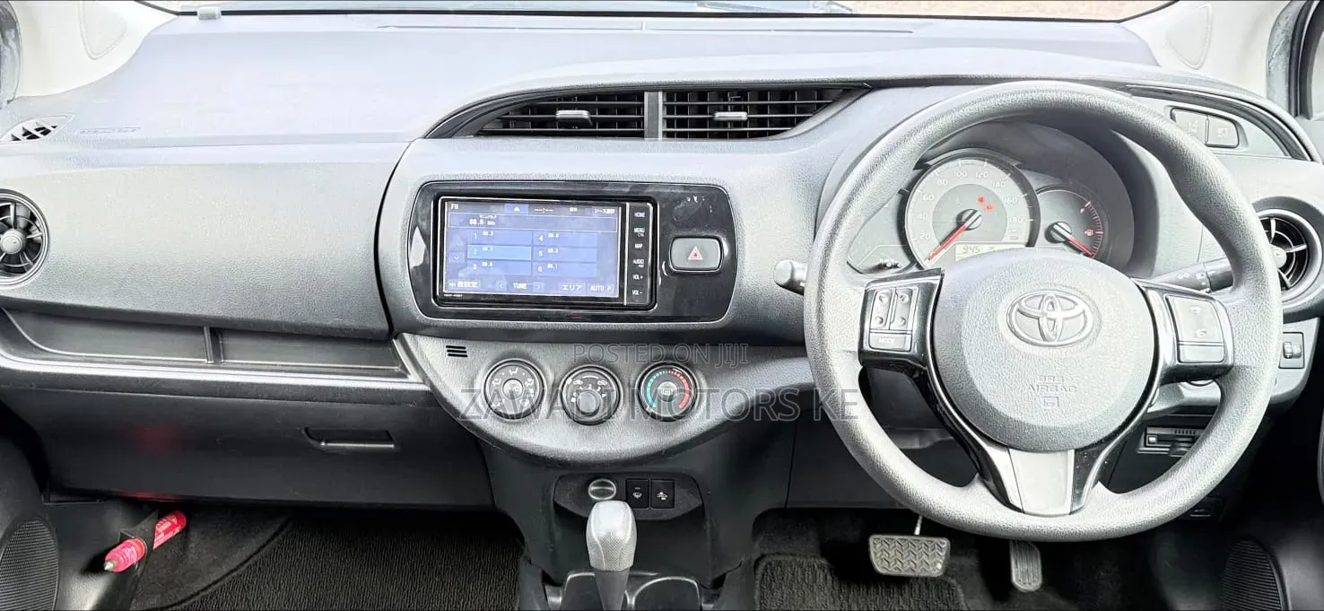 Toyota Vitz 2019 Silver