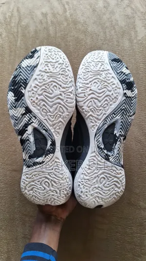 Basketball Shoes " Under Armour Lockdown 6"