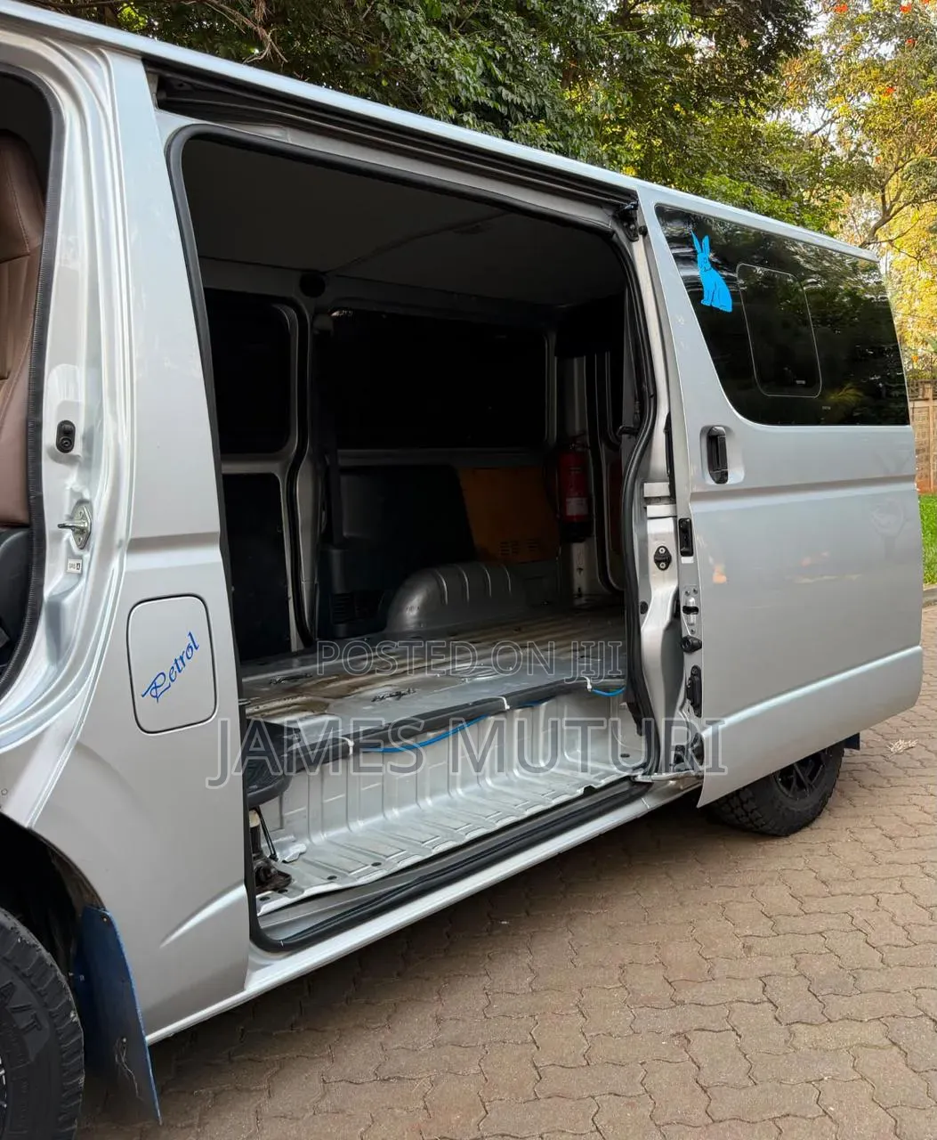 Toyota HiAce 2016 Silver