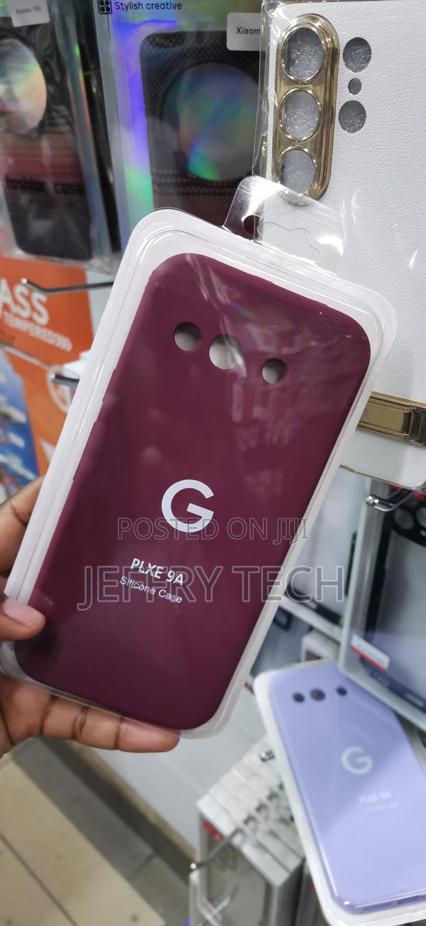 Google Pixel 9a Features the Iconic Google "G" Logo Cover - thumbnail 2