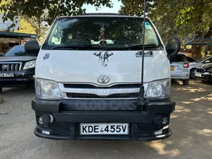 Toyota HiAce 2015 White