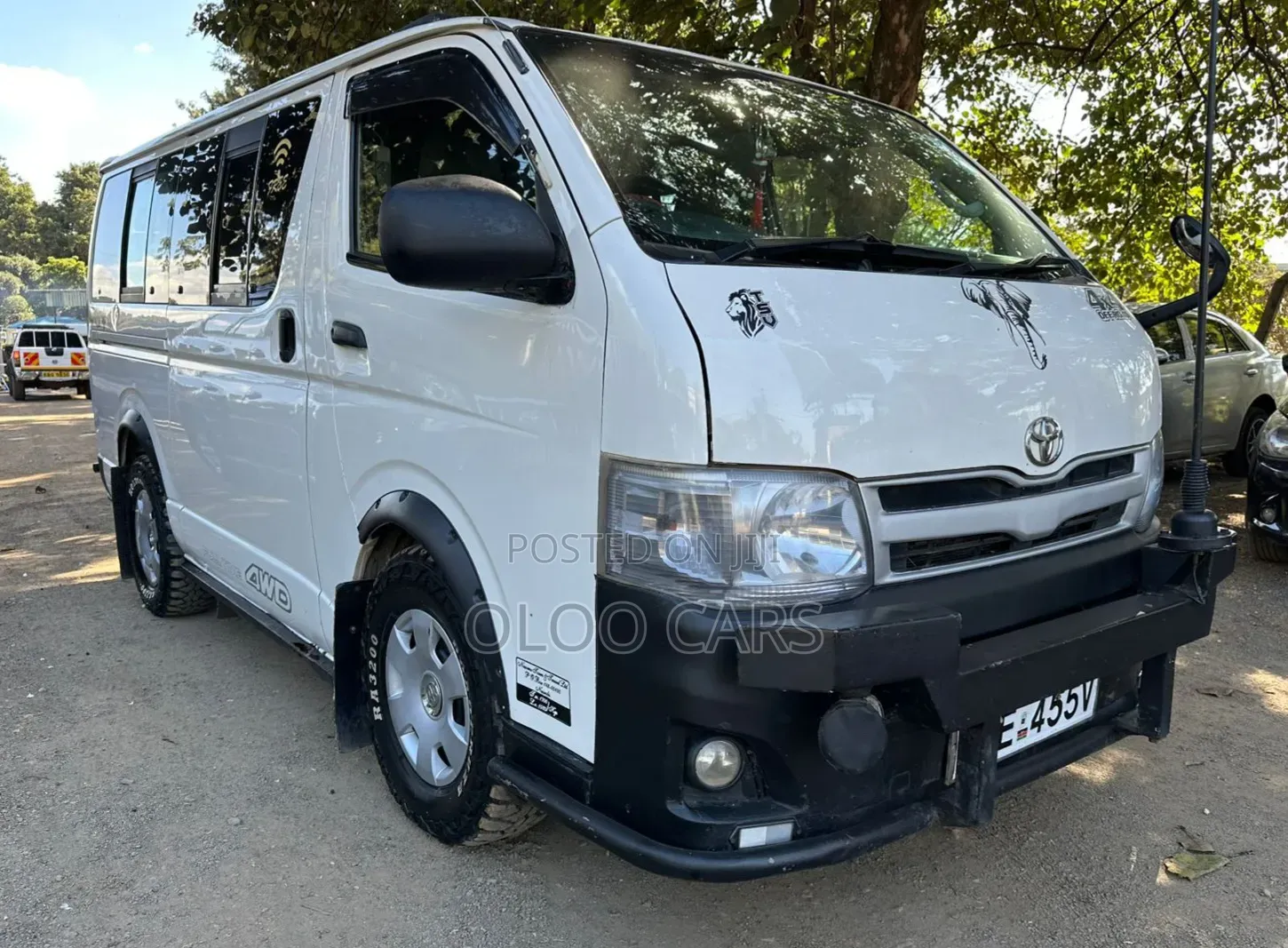 Toyota HiAce 2015 White