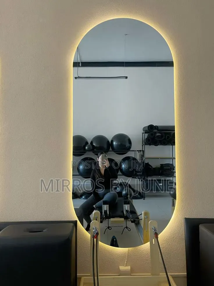 Gym/ Spa /Salon /Restaurant Mirror With LED Light