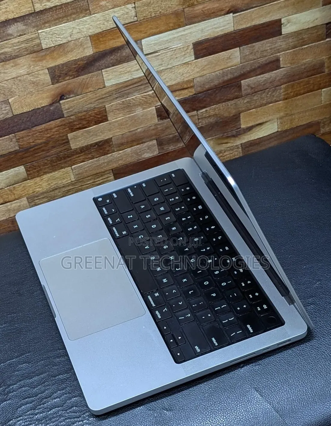Laptop Apple MacBook Pro 2021 M1 16GB Apple M1 Pro SSD 512GB
