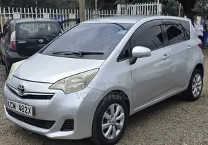 Toyota Ractis 1.3 FWD 2012 Silver