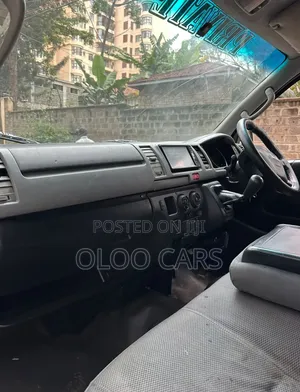 Toyota HiAce 2015 Silver