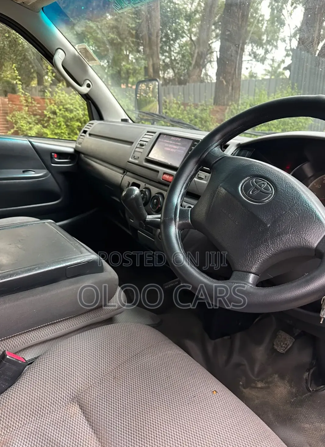 Toyota HiAce 2015 Silver