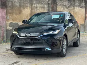 Toyota Harrier 2.0 2020 Black