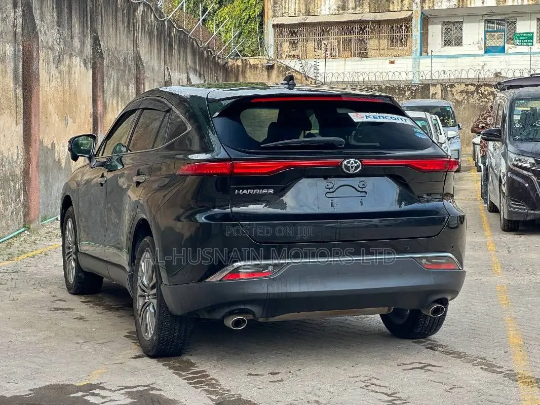 Toyota Harrier 2.0 2020 Black