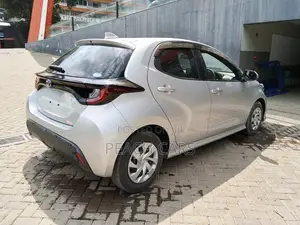 Toyota Yaris 2020 Silver