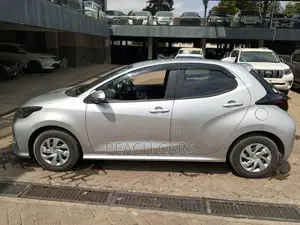 Toyota Yaris 2020 Silver
