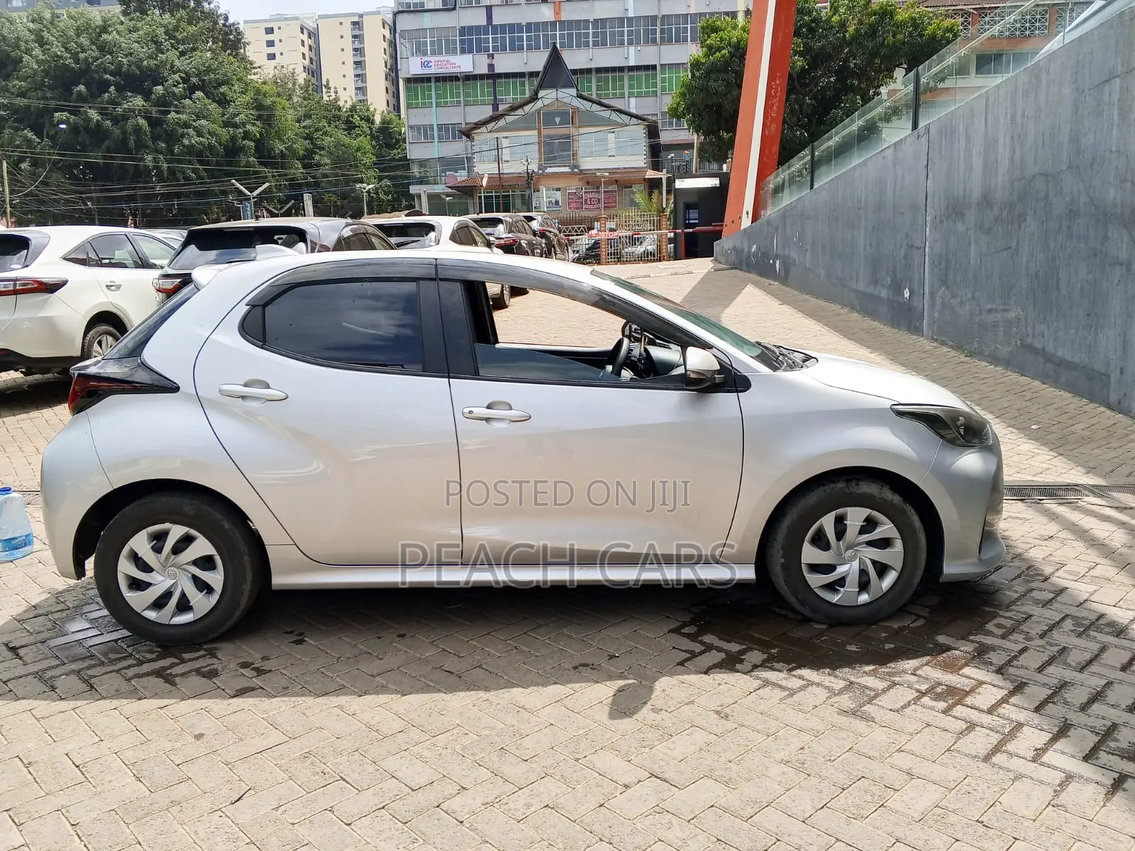 Toyota Yaris 2020 Silver