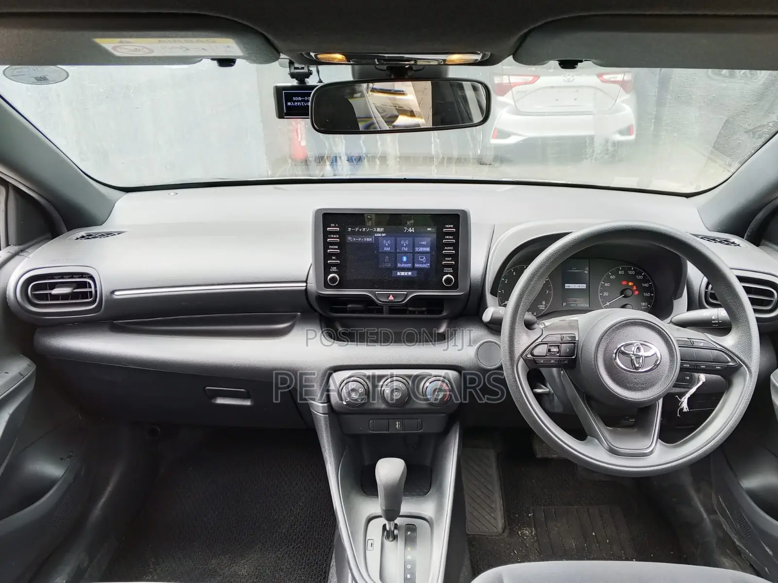 Toyota Yaris 2020 Silver