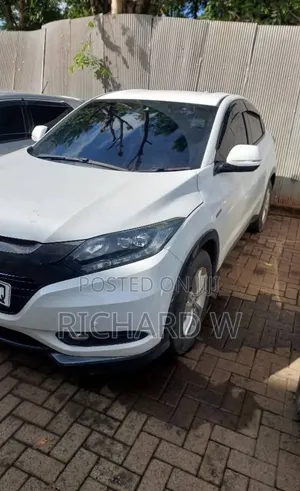 Honda Vezel 2017 White