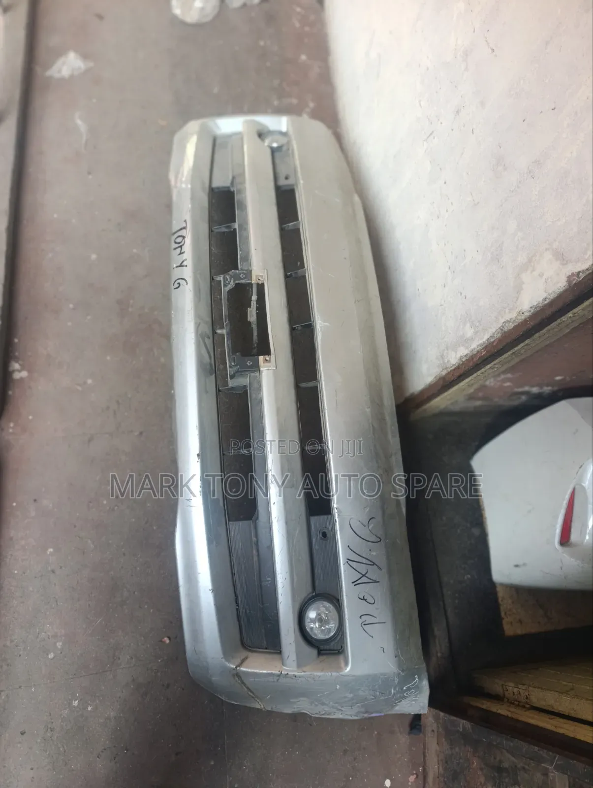 Voxy 2005 Front Bumper Ex Japan 