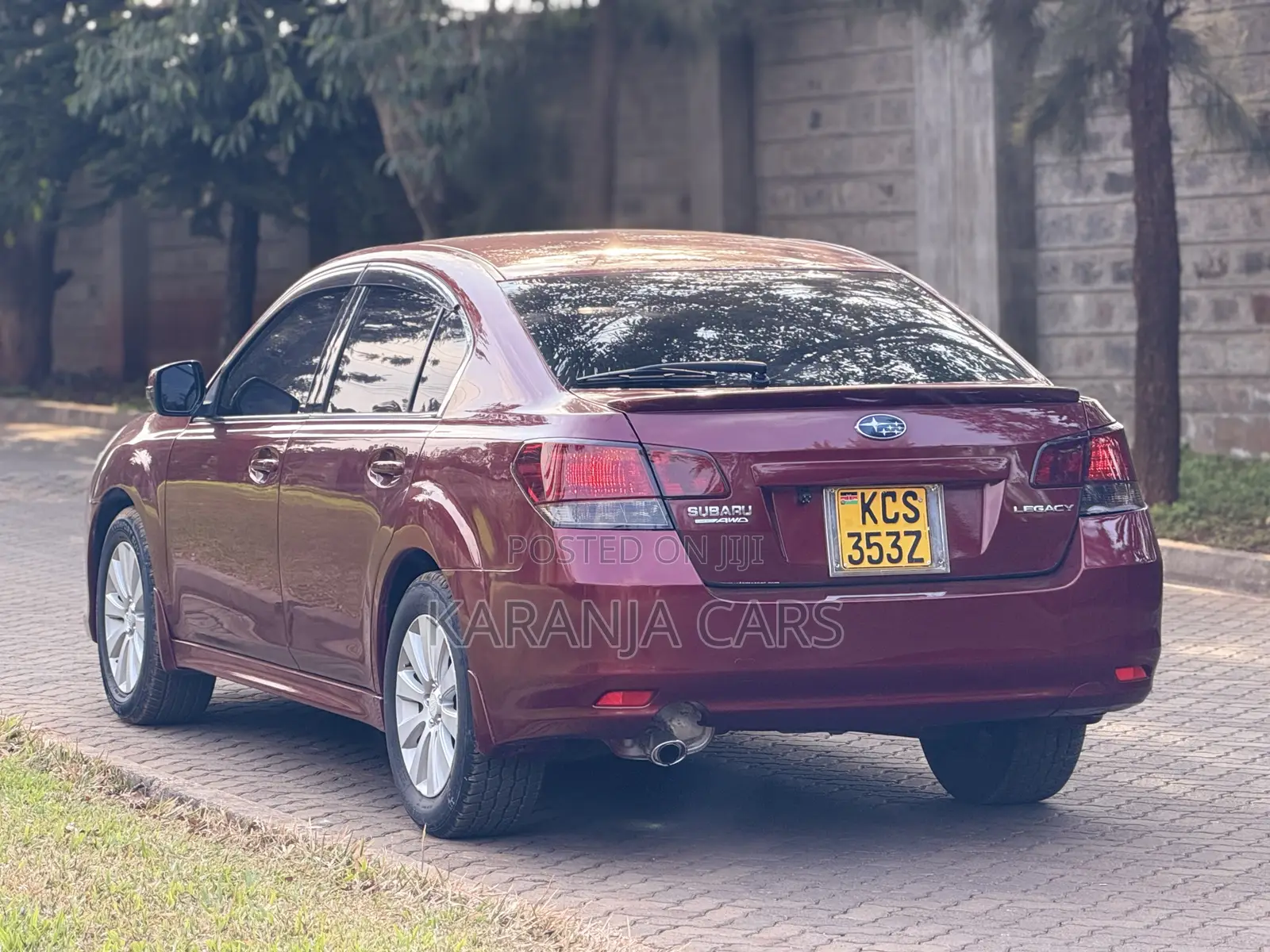 Subaru Legacy 2.5i Premium 2011 Maroon
